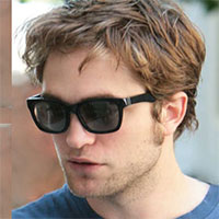 Robert Pattinson sceglie occhiali Karl Lagerfeld